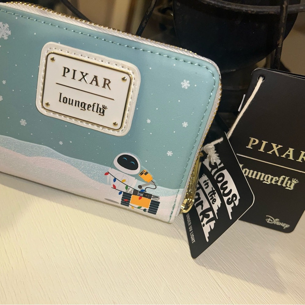 Disney Loungefly Pixar Wallet Wall E Eve Robot new